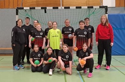 Die InduS-Handballer spielen ihr erstes Spiel