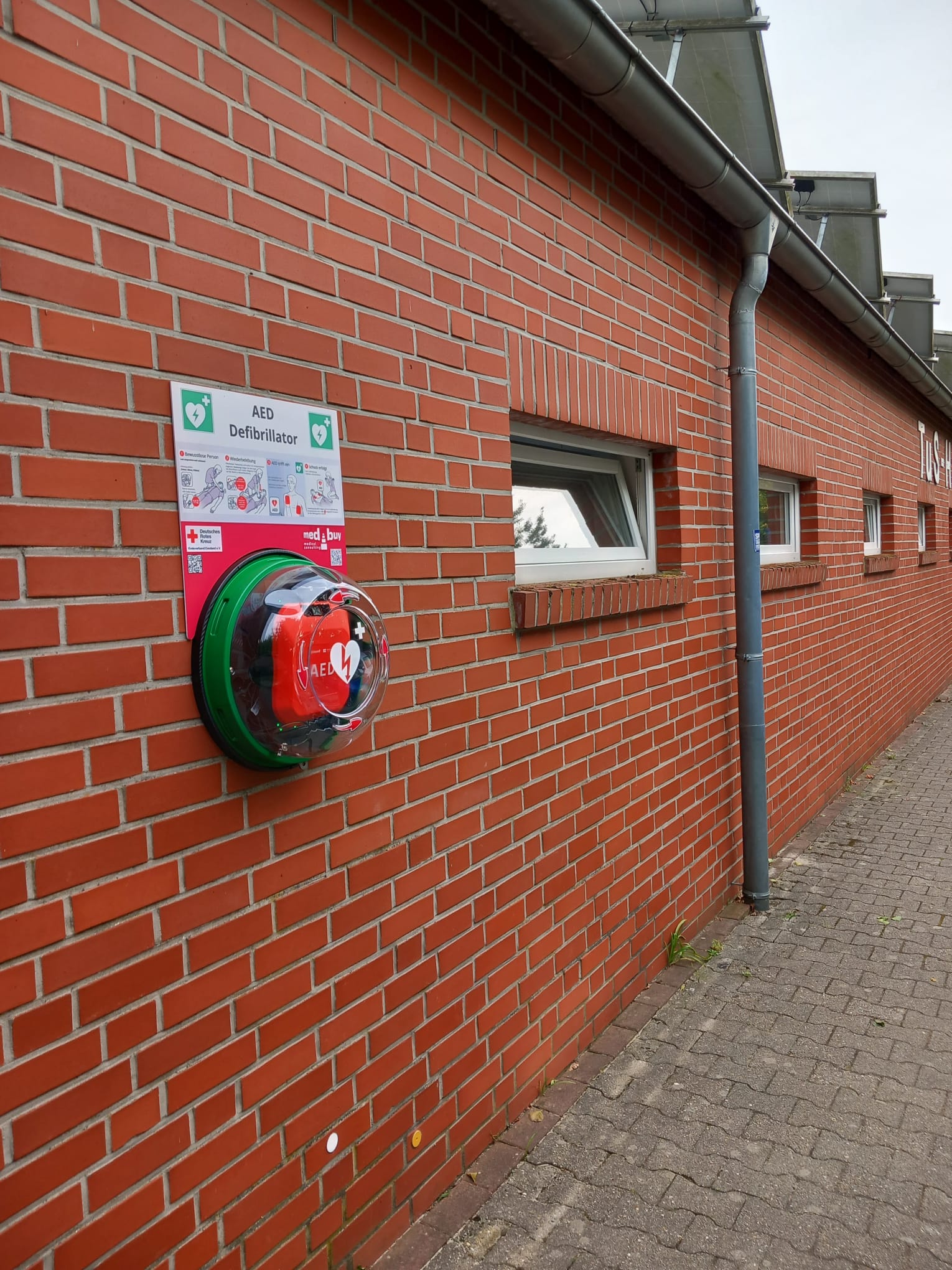 ⚡ Neue Defibrillatoren am Brookdeich und an der Großsporthalle 🫀